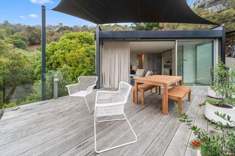 Modern Studio With Sweeping Views - Accommodation Port Hedland 0