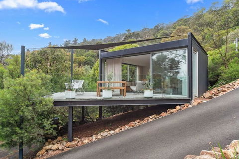 Modern Studio With Sweeping Views - Accommodation Port Hedland 3