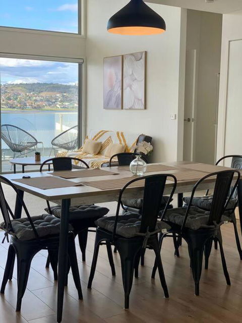 Modern Villa With Water View - Accommodation Port Hedland 0