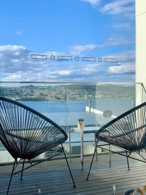 Modern Villa With Water View - Accommodation Port Hedland 2
