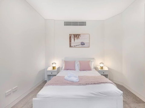 Modern 2B2B APT At Homebush - Accommodation Port Hedland 1