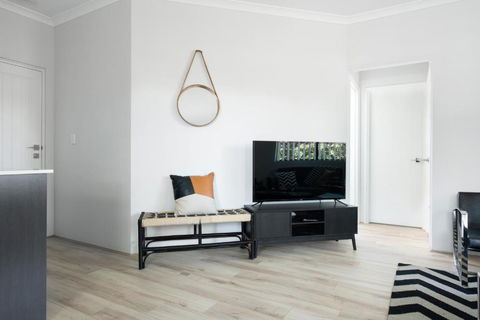 Minimalist Exec 2bdr Near River - Accommodation Port Hedland 1