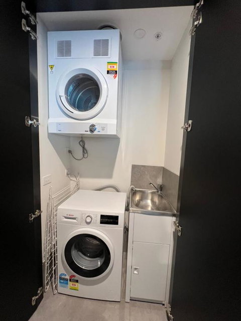 New Modern 1BR Apt Near Dickson - Accommodation Port Hedland 2