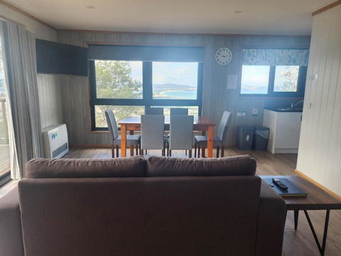 Mount Rumney Escapes - 5 Seaview Kangaroo House - Accommodation Port Hedland 2