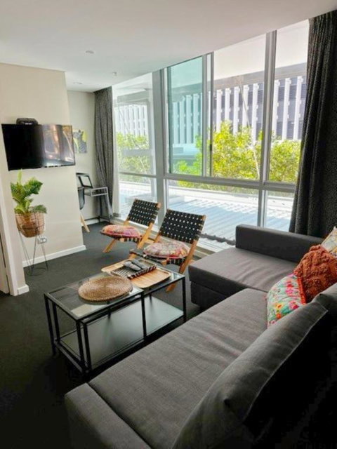 NEW Exquistely Furnished 2 Bedroom Apartment - Accommodation Port Hedland 1