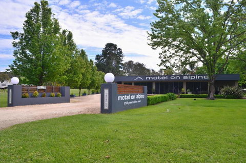 Myrtleford Motel On Alpine - Accommodation Port Hedland 1