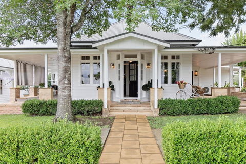 Narraweema Guesthouse - Historic Luxury BnB Retreat - Accommodation Port Hedland 1
