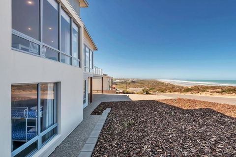 Nauticus - 82 Surfers Parade Middleton - BYO Linen - Accommodation Port Hedland 3