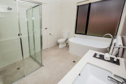 Neagles Retreat Villas - Accommodation Port Hedland 2