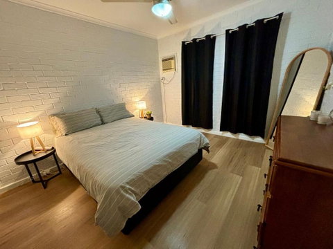 Neat 2 Bedroom Apartment, With Free Parking - Accommodation Port Hedland 3