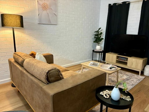 Neat 2 Bedroom Apartment, With Free Parking - Accommodation Port Hedland 1