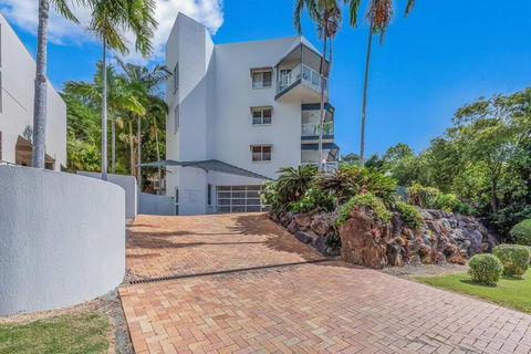 NEW! 2BR Whitsundays Oasis W/ Ocean Views - Accommodation Port Hedland 3