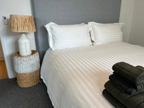 NEW BOUTIQUE 1bd Apt - Accommodation Port Hedland 3