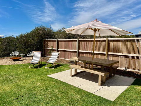 NEW Magpie Sands - 3 Bedroom Home - Downstairs Only, 1 Min Walk To Aldinga Beach - Accommodation Port Hedland 3