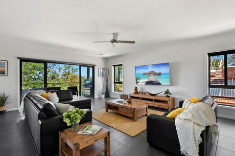 NEW - Sunrise Waters Holiday House - Accommodation Port Hedland 2