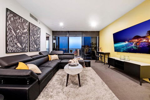 OCEAN VIEW - One Bedroom Spa Apartment - Circle On Cavill - Self Contained, Privately Managed - Accommodation Port Hedland 1