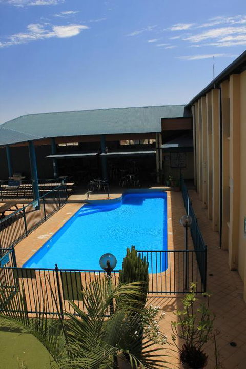 Ningaloo Club Backpackers - Accommodation Port Hedland 0