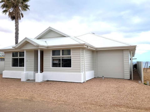 North Beach Hamptons - Accommodation Port Hedland 1