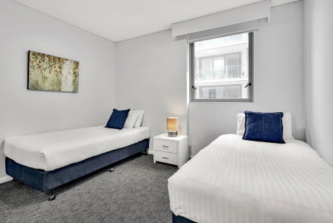 North Sydney Large Two Bedroom MIL2252402 - Accommodation Port Hedland 3