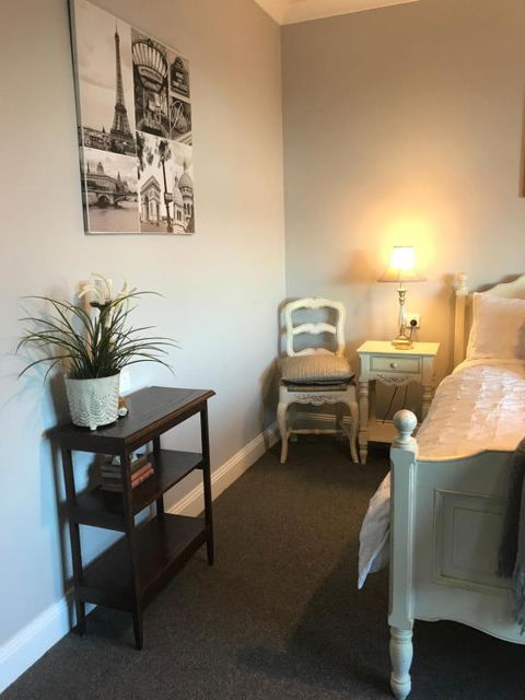 Number 10 -Queen Room With B/fast - Accommodation Port Hedland 3
