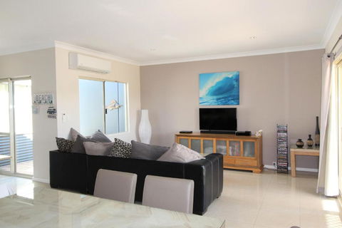 Ocean Breeze - Accommodation Port Hedland 1