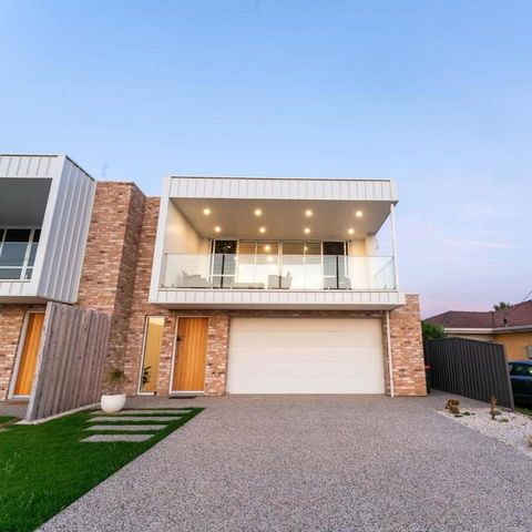 Ocean Pearl, Entire Home On The Esplanade - Accommodation Port Hedland 0