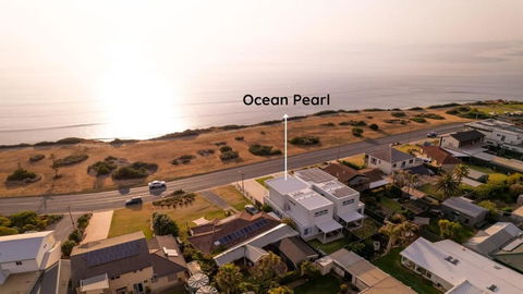 Ocean Pearl, Entire Home On The Esplanade - Accommodation Port Hedland 2