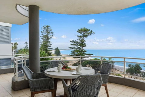 Ocean Vista Escape - A Lofty Beachfront Penthouse - Accommodation Port Hedland 1