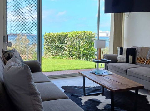 ON THE WATERS EDGE - Accommodation Port Hedland 2