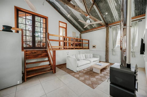 Orchard Cottage - Quiet Farm Escape - Accommodation Port Hedland 2