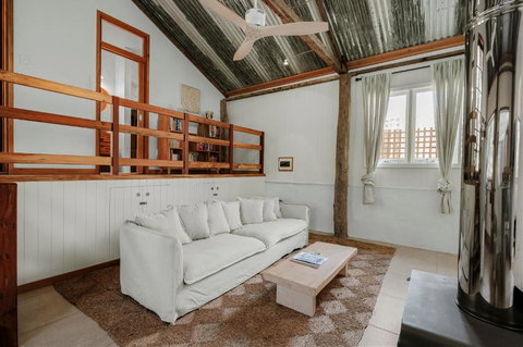 Orchard Cottage - Quiet Farm Escape - Accommodation Port Hedland 3