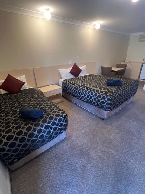 OVERLANDER MOTOR LODGE - Accommodation Port Hedland 2