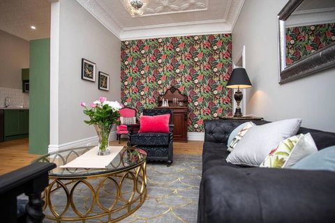 Oxbridge- Period Home In Central Goulburn - Accommodation Port Hedland 3