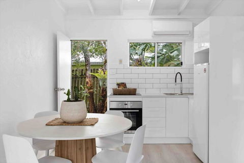 PA2 Stunning Sunshine Beach Apt Pets Welcome - Accommodation Port Hedland 2