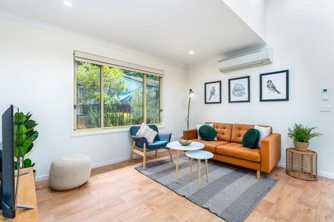 Peaceful 1BR Courtyard Unit In Quiet Dickson - Accommodation Port Hedland 0