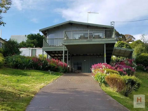 Panoramic Lake View - Accommodation Port Hedland 2