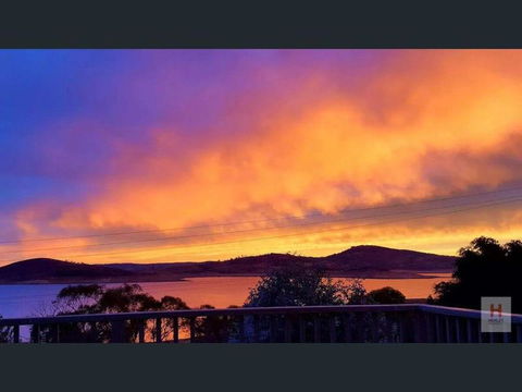 Panoramic Lake View - Accommodation Port Hedland 0
