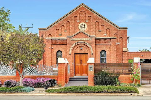 Parish Court - A Unique Contemporary Conversion - Accommodation Port Hedland 1