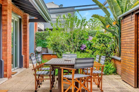 Parish Court - A Unique Contemporary Conversion - Accommodation Port Hedland 0