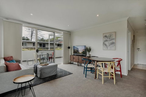 Peaceful 1-Bed Apartment Close To Lonsdale St - Accommodation Port Hedland 0