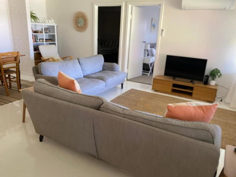 Peaceful Seaside Cottage - Accommodation Port Hedland 3