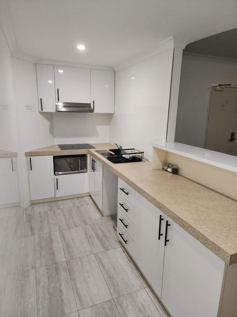 PERTH CBD APARTMENTS - Accommodation Port Hedland 3