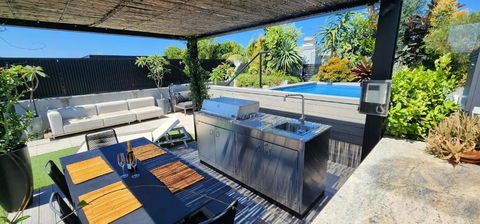 Penthouse Perfection With Private Rooftop Pool - Accommodation Port Hedland 2