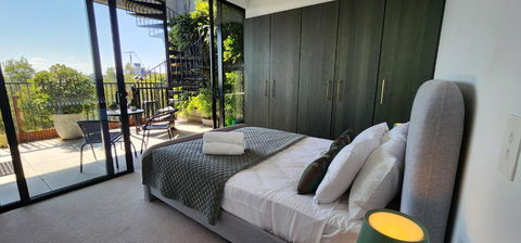 Penthouse Perfection With Private Rooftop Pool - Accommodation Port Hedland 3