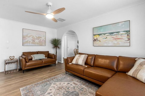 Percys Beach House Moonta Bay - Accommodation Port Hedland 1