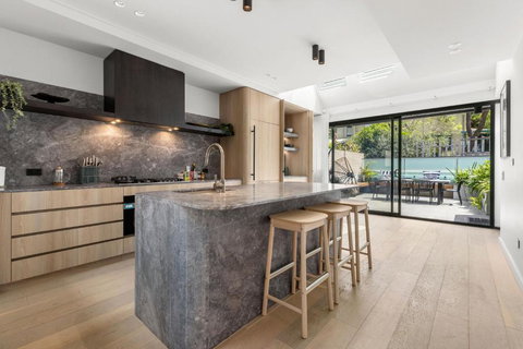 Perfect Vacation Home W Terrace & Private Garage - Accommodation Port Hedland 0