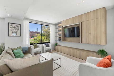 Perfect Vacation Home W Terrace & Private Garage - Accommodation Port Hedland 3