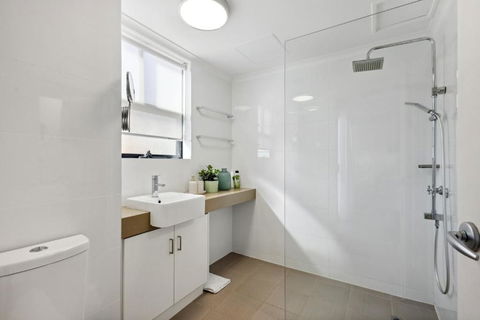 Perth City Corporate 1BRD - Accommodation Port Hedland 3