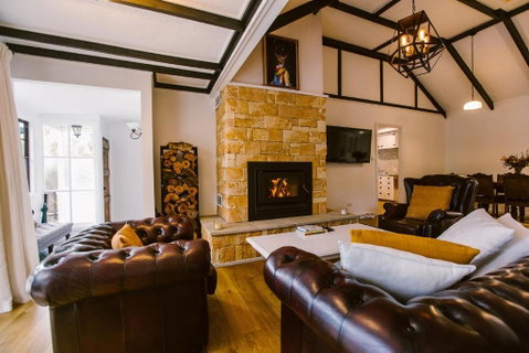 Pet-Friendly Highlands Home With Fireplace - Accommodation Port Hedland 0