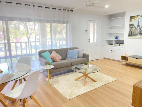 Pet Friendly Home In Albury - Accommodation Port Hedland 0
